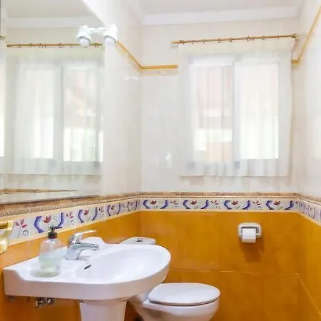 Сasa de vacaciones Casa Con Jardin A Pocos Pasos Del Mar *