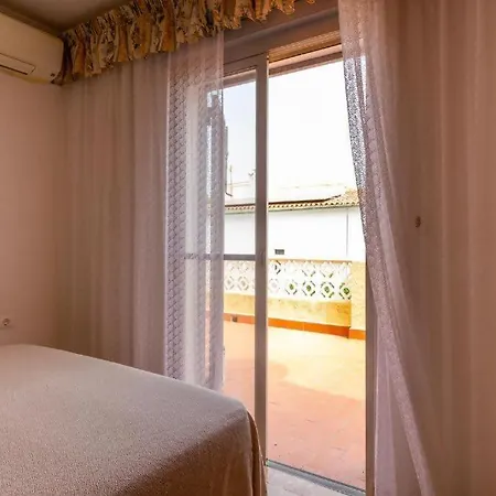 Casa Con Jardin A Pocos Pasos Del Mar Сasa de vacaciones *