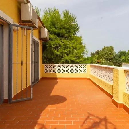 Semesterbostad Casa Con Jardin A Pocos Pasos Del Mar Denia